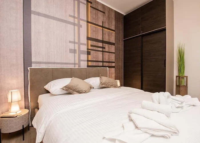 Deluxe Apartments & Rooms Revis