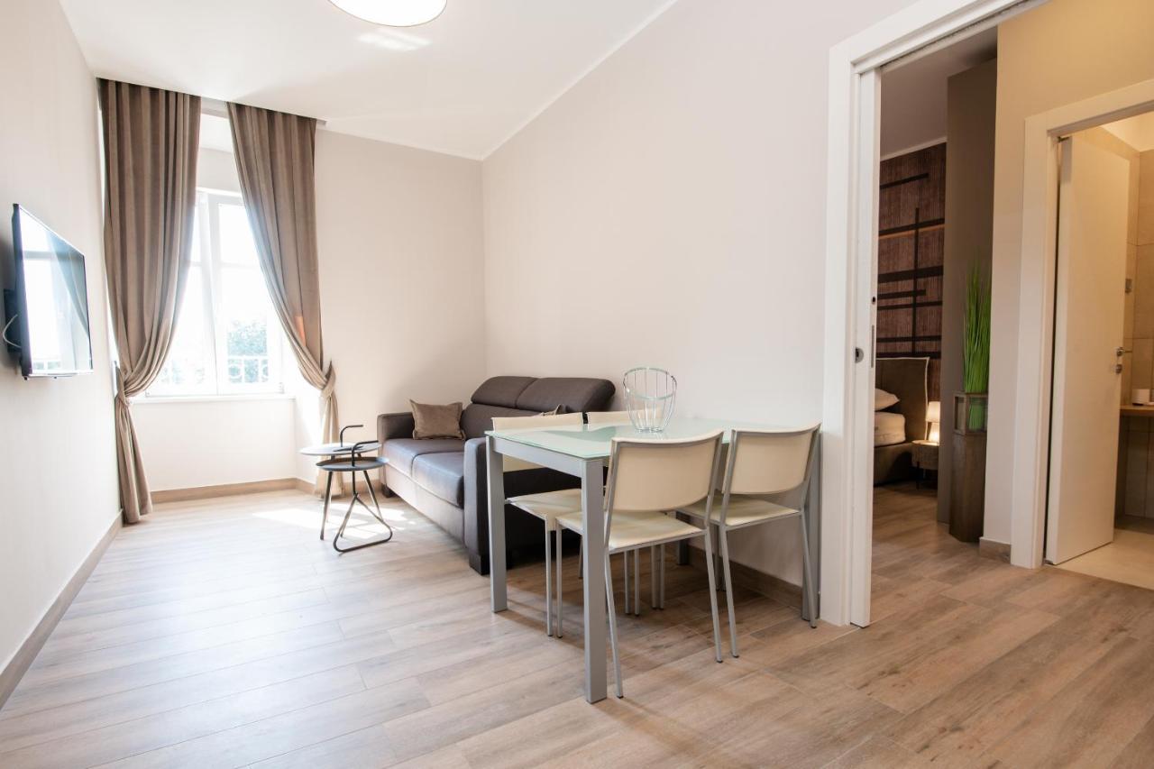 Apartment Deluxe & Revis *