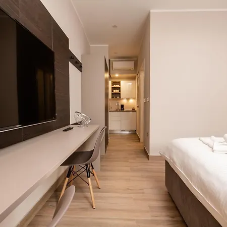 Deluxe Apartments & Rooms Revis Fiume Esterno foto