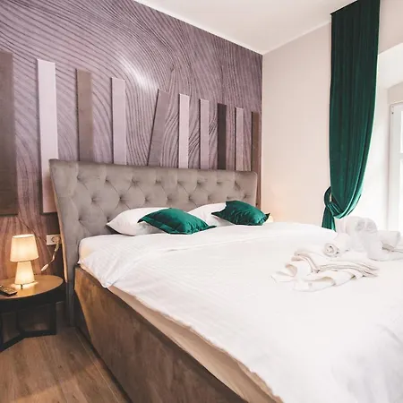 Deluxe Apartments & Rooms Revis Fiume Esterno foto