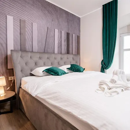 Deluxe Apartments & Rooms Revis Fiume Esterno foto