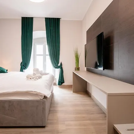 Deluxe Apartments & Rooms Revis Fiume Esterno foto