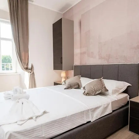 Deluxe Apartments & Rooms Revis Fiume Esterno foto