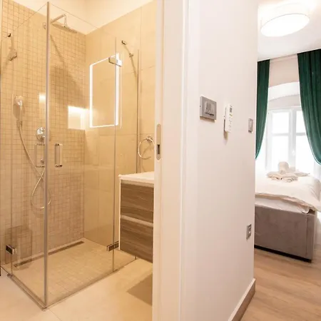 Deluxe Apartments & Rooms Revis Fiume Esterno foto