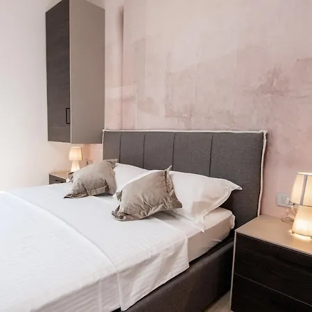 Deluxe Apartments & Rooms Revis Fiume Esterno foto