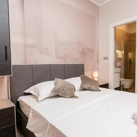 Deluxe Apartments & Rooms Revis Fiume Esterno foto