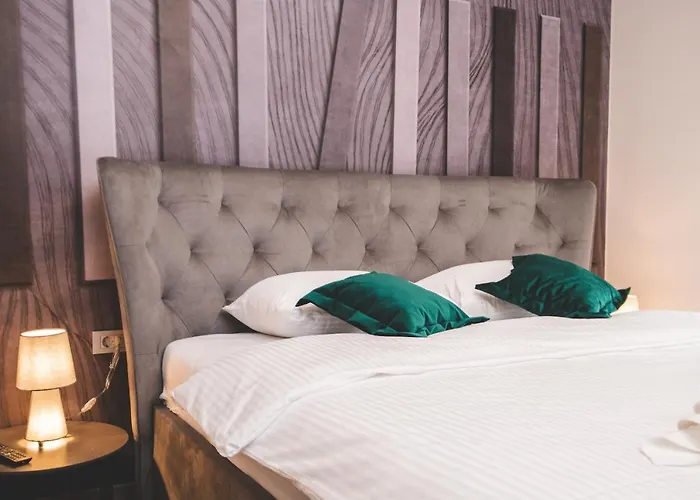 Deluxe Apartments & Rooms Revis
